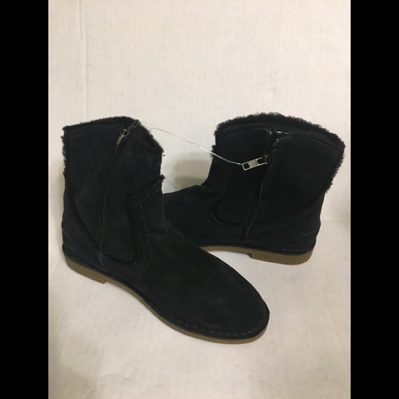 UGG Catica Black Ankle Boot - Picture 7 of 15